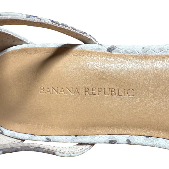 BANANA REPUBLIC Women 7.5 Flat Leather Sandal Cream Gray Snake Ankle Strap Shoe - Picture 12 of 14